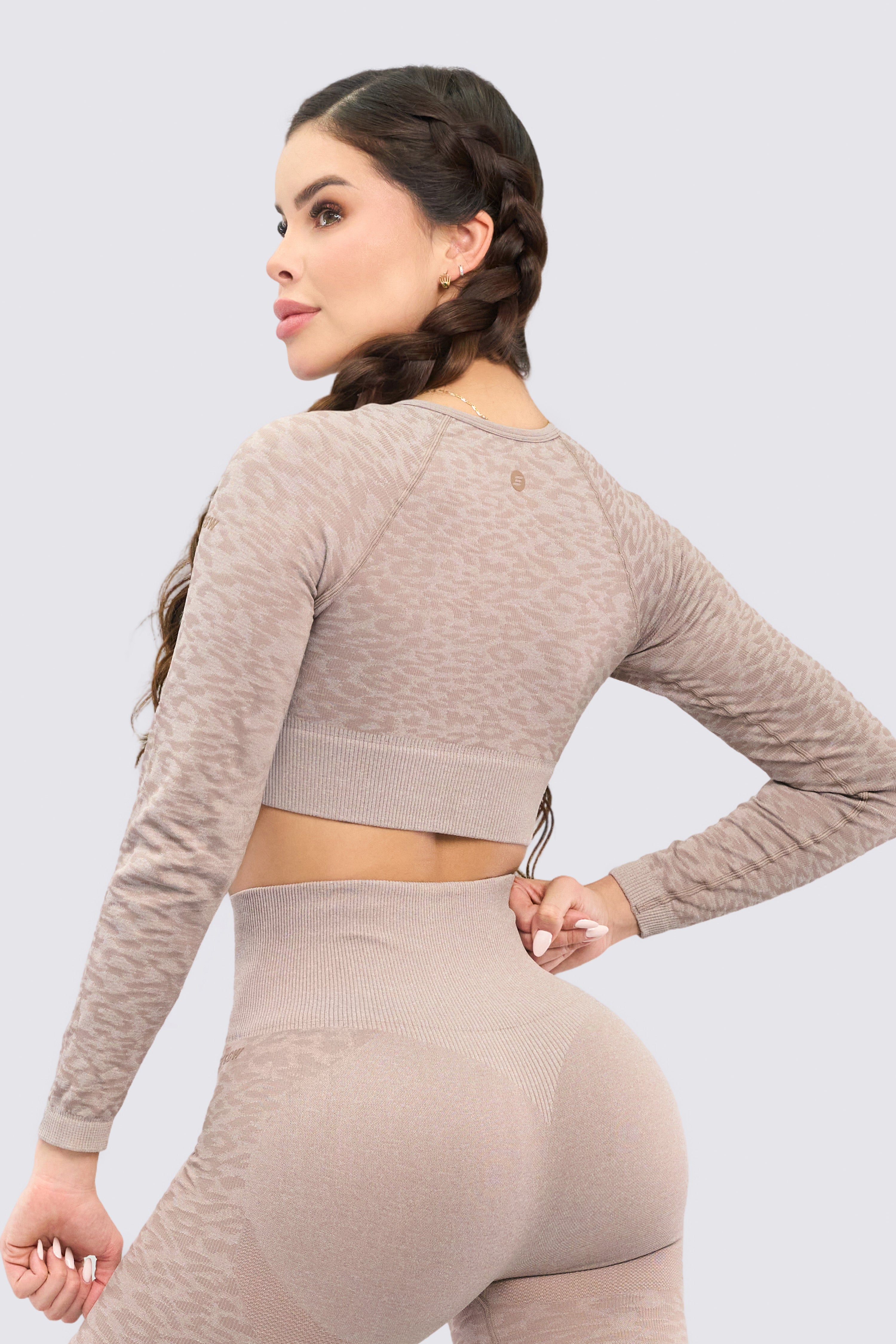 CGW Ivory Seamless Long Sleeve Crop Top β Gymwear for Training & Lifestyle