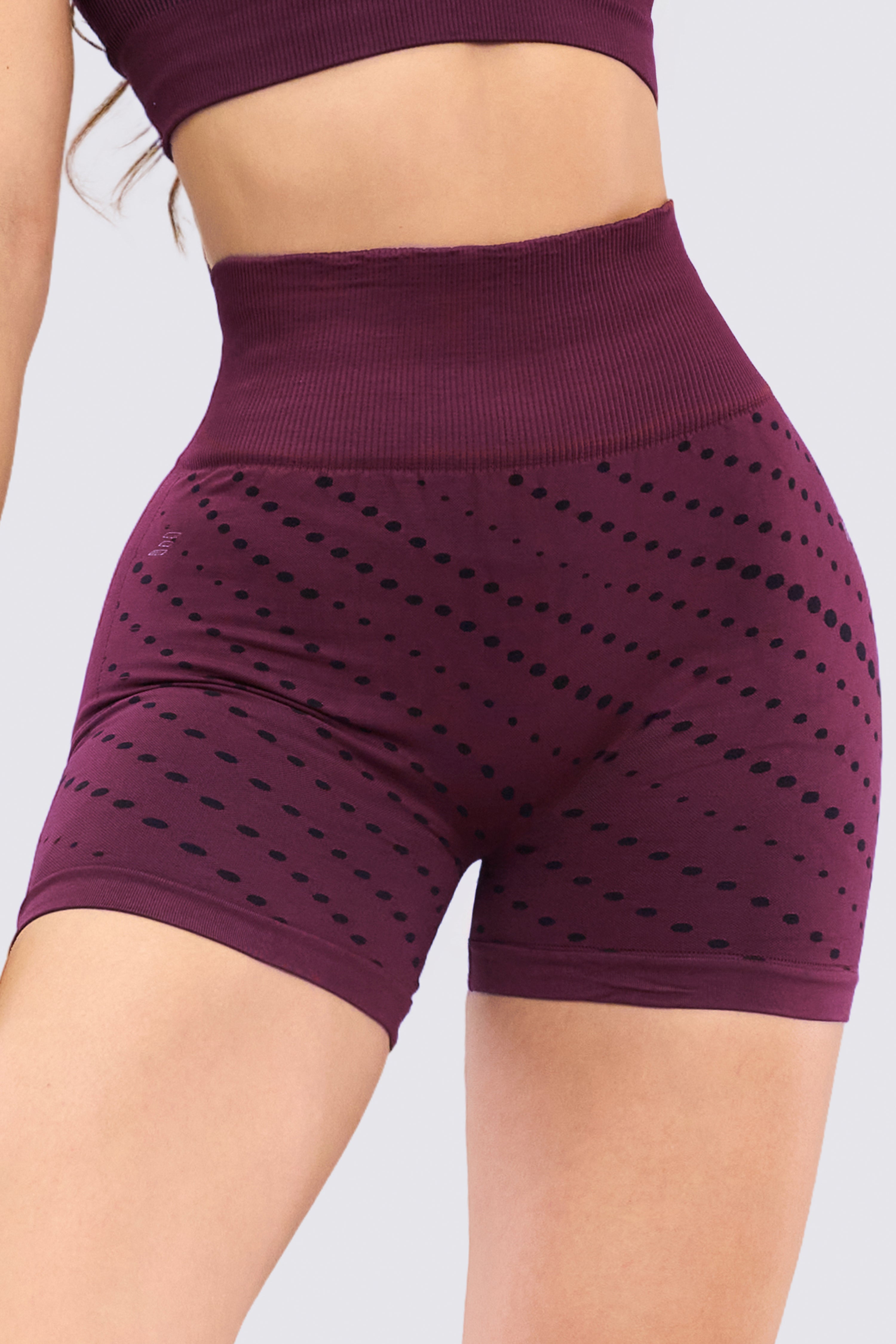 CGW Wine Seamless Push-Up Shorts – Sculpt & Comfort Fit