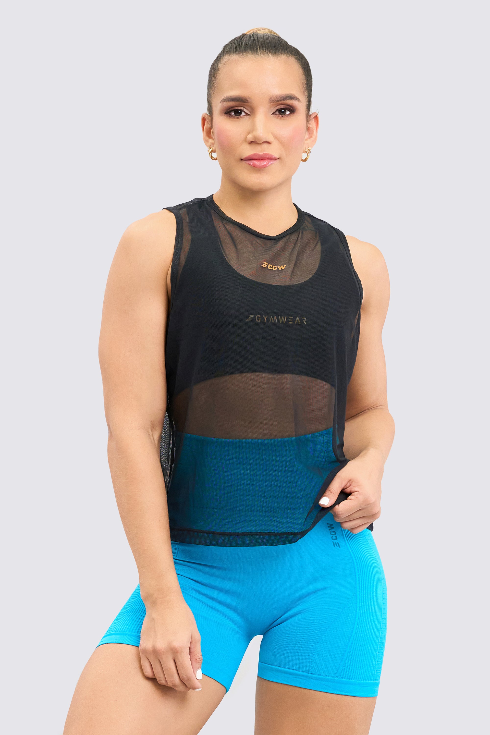 this black sleeveless mesh has an elasticity that adapts to every movement, its resistance and softness make it ideal for any activity