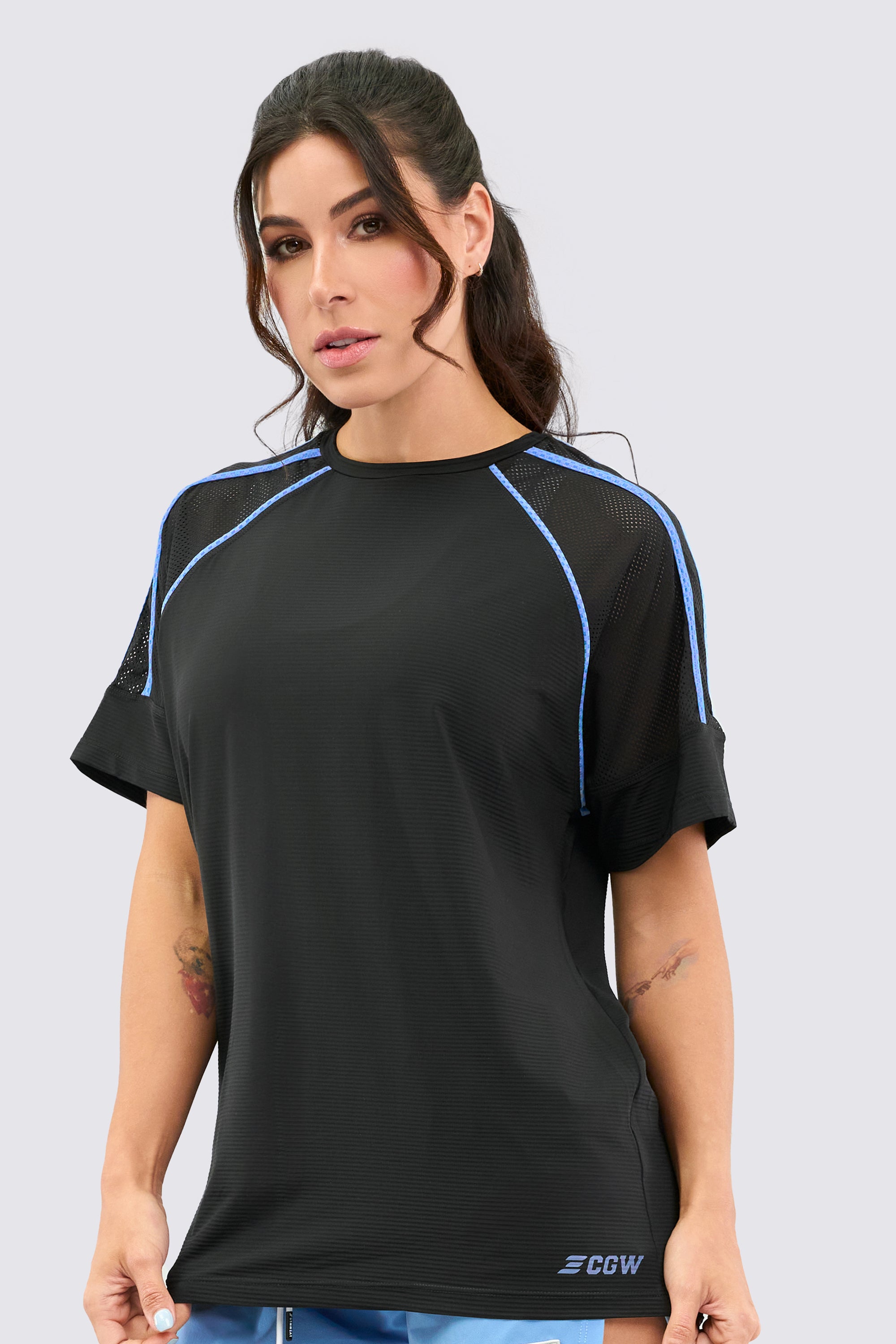 comfortable and safe oversize shirt for training sessions