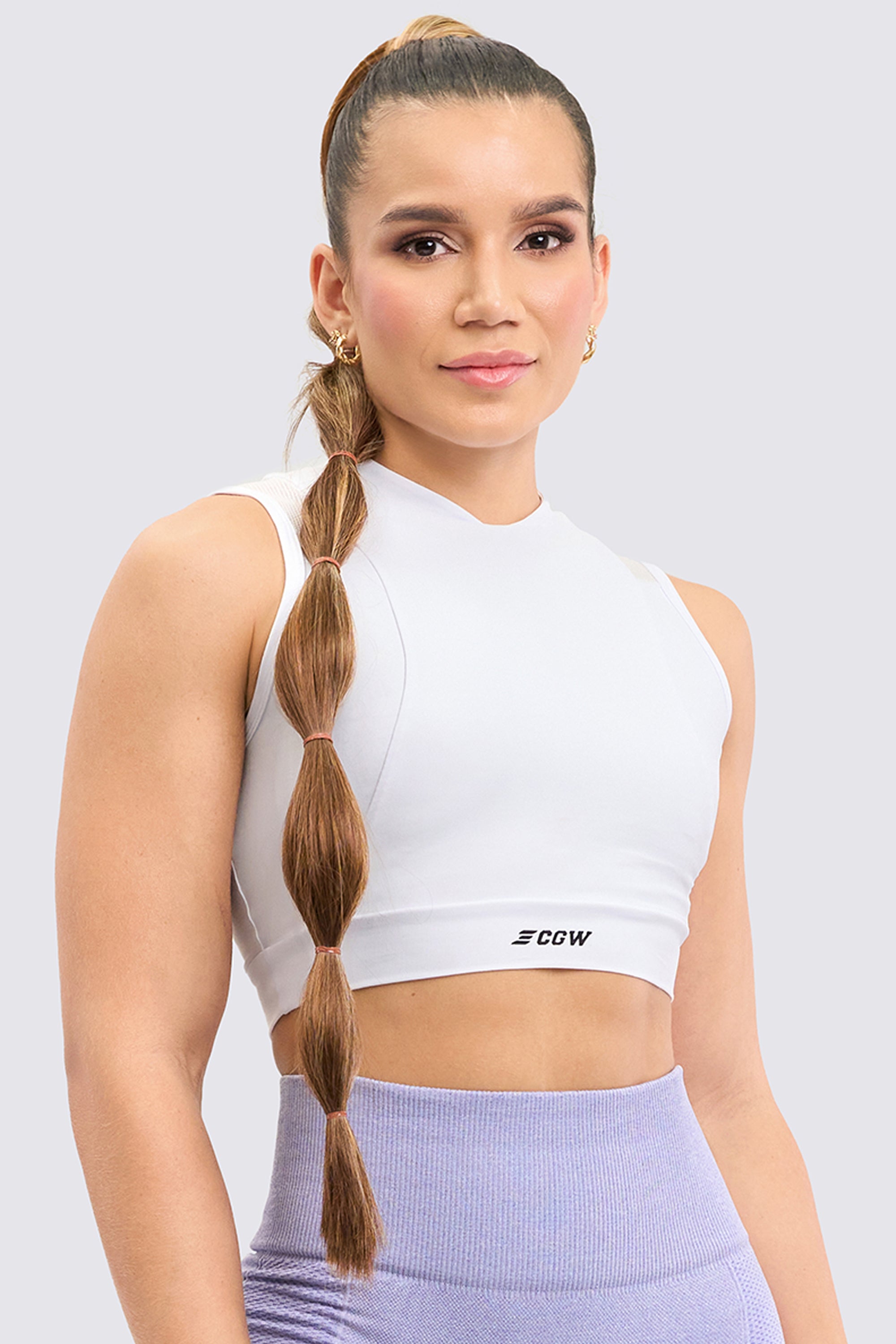 this white crop top is the perfect choice, with a simple and elegant design. Made in a soft and breathable fabric.